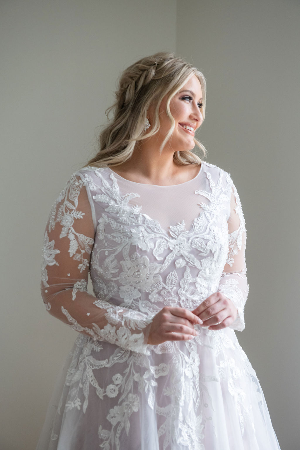 Winter Wedding Dress With High Low Ruffle Ruffled Evening Gown, Long  Sleeves, And U Open Back Perfect For Garden Reception And Bridal Party From  Lovemydress, $106.8 | DHgate.Com